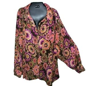 Plus size Passion flower top in 26w / 28w